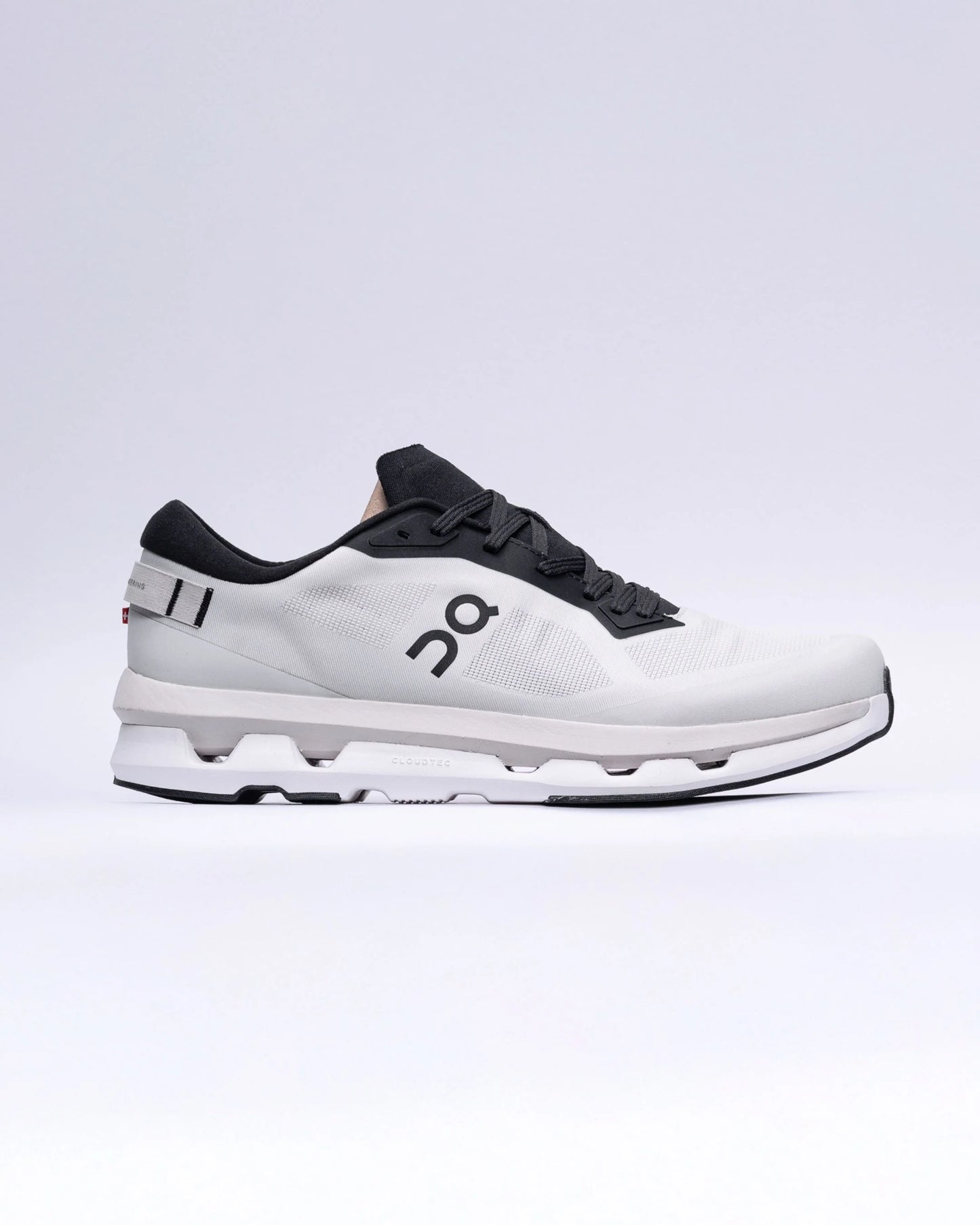 On CLOUDZONE Ice black