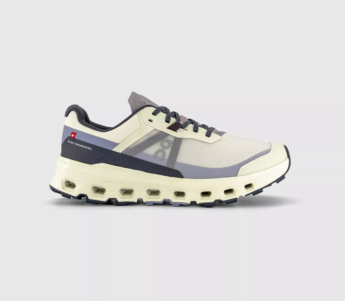 On cloudvista 2 “mulberry” (women’s)