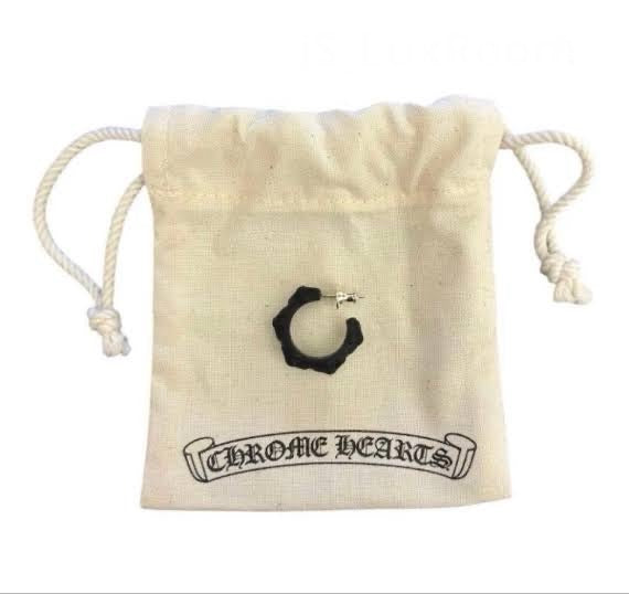 Chrome hearts silicone earrings (black)